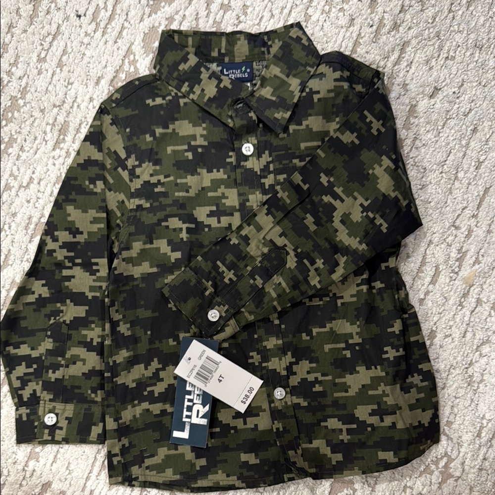 Green Camouflage Button Down Shirt with Classic Style